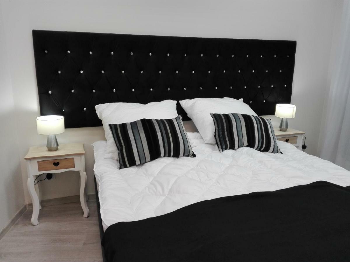 Vabank Apartamenty W Centrum Zielona Góra Buitenkant foto